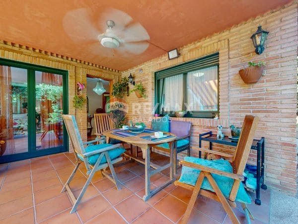 5 bedroom Villa for sale in Gondomar with pool garage - € 485,000 (Ref: 9726885)