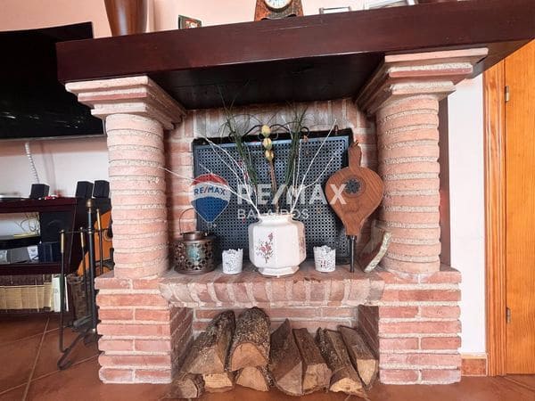 5 bedroom Villa for sale in Gondomar with pool garage - € 485,000 (Ref: 9726885)