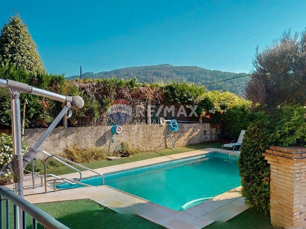 5 bedroom Villa for sale in Gondomar with pool garage - € 485,000 (Ref: 9726885)