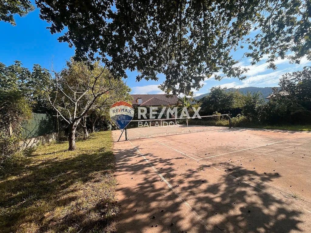 5 bedroom Villa for sale in Gondomar with pool garage - € 485,000 (Ref: 9726885)