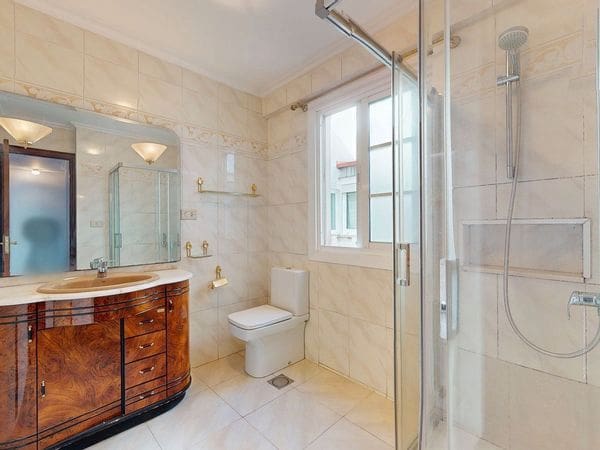 6 bedroom Flat for sale in Vigo with garage - € 520,000 (Ref: 9726924)