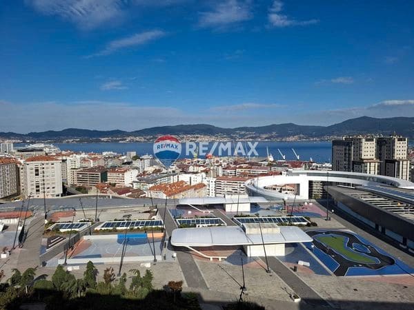 Piso de 6 habitaciones en Vigo en venta con garaje - 520.000 € (Ref: 9726924)