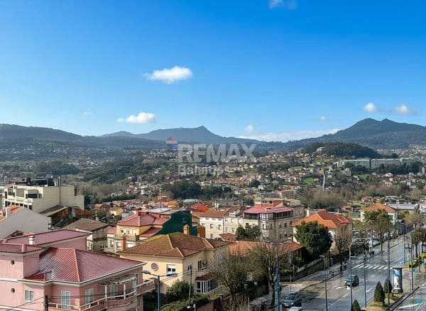 4 bedroom Flat for sale in Vigo with garage - € 449,500 (Ref: 9726925)