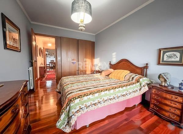 4 bedroom Flat for sale in Vigo with garage - € 449,500 (Ref: 9726925)