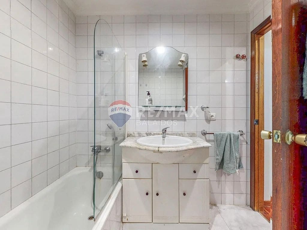 3 bedroom Flat for sale in Pontevedra city with garage - € 198,000 (Ref: 9726927)