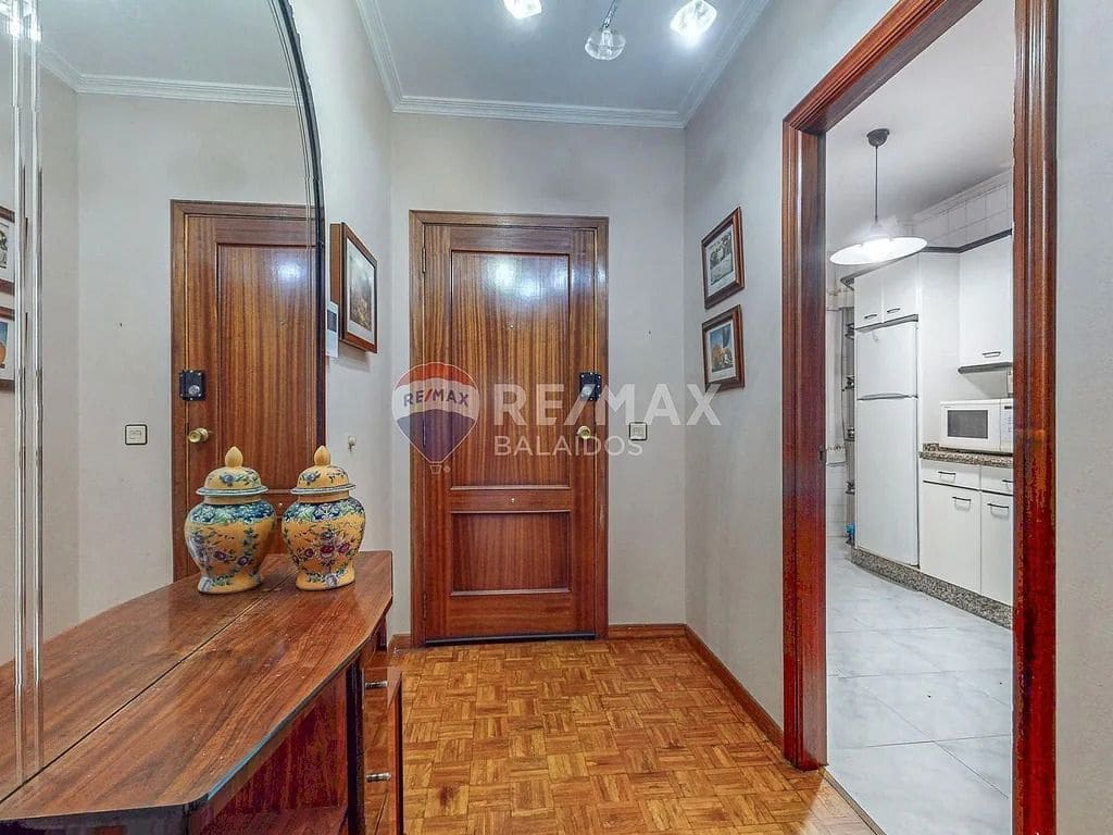 3 bedroom Flat for sale in Pontevedra city with garage - € 198,000 (Ref: 9726927)