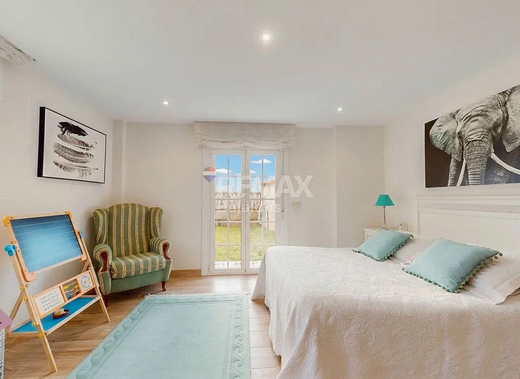 5 bedroom Villa for sale in Ponteareas with garage - € 425,000 (Ref: 9726929)