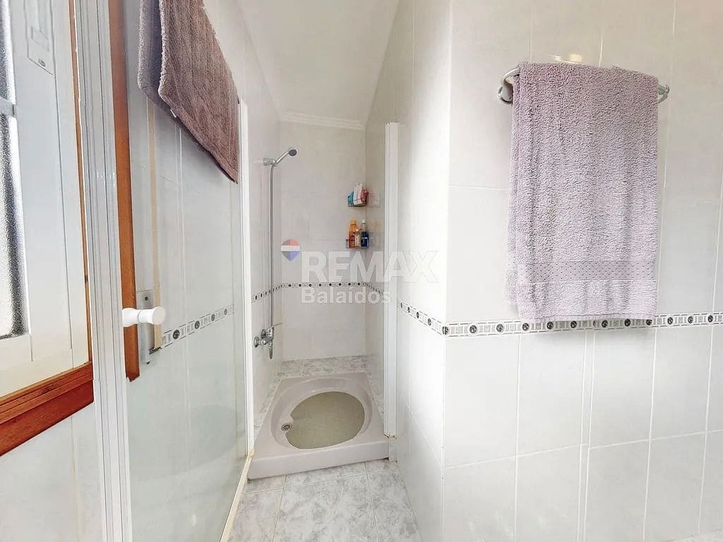 5 bedroom Villa for sale in Ponteareas with garage - € 425,000 (Ref: 9726929)