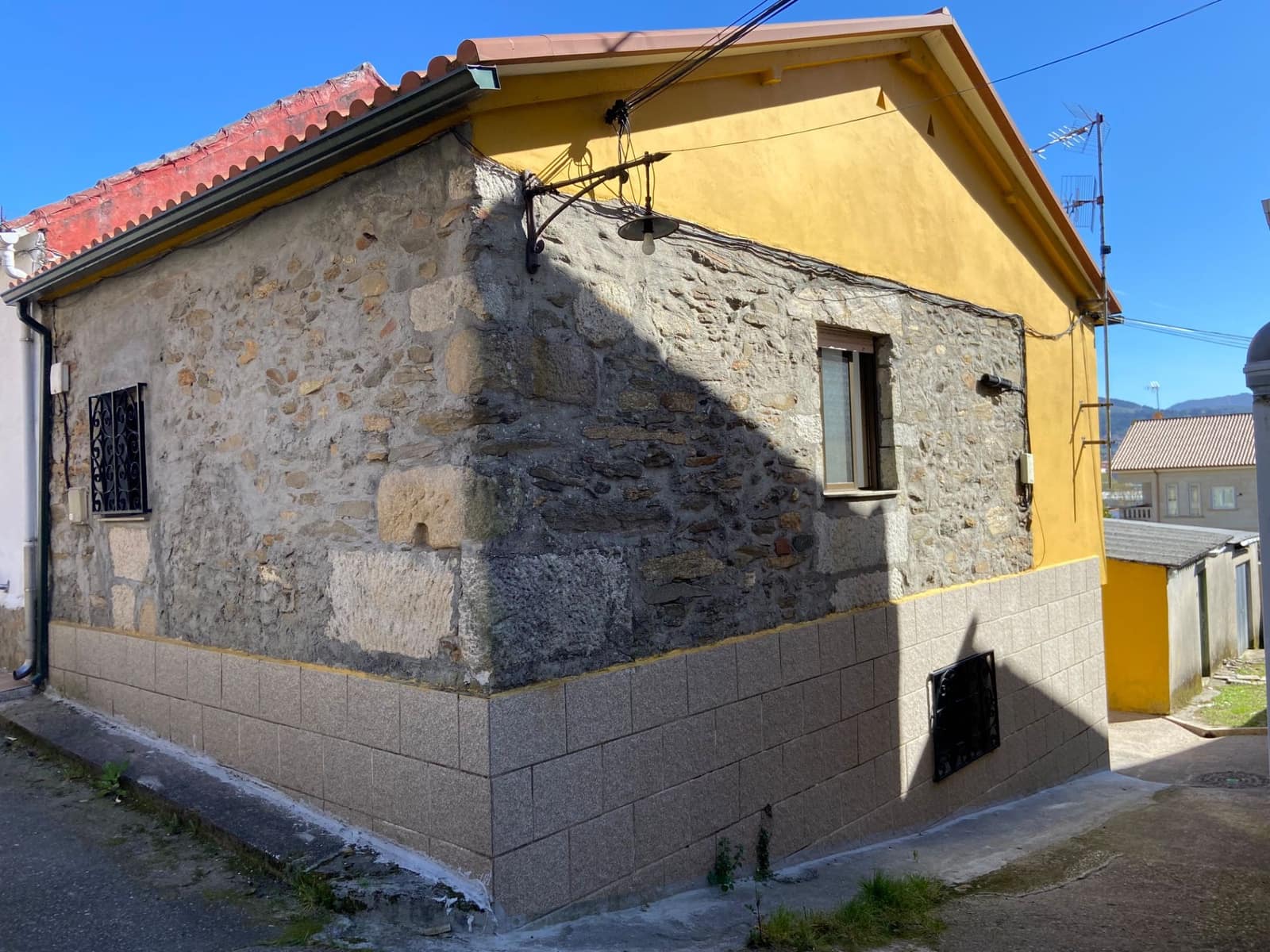 3 Zimmer Doppelhaus zu verkaufen in Vigo - 160.000 € (Ref: 9726930)