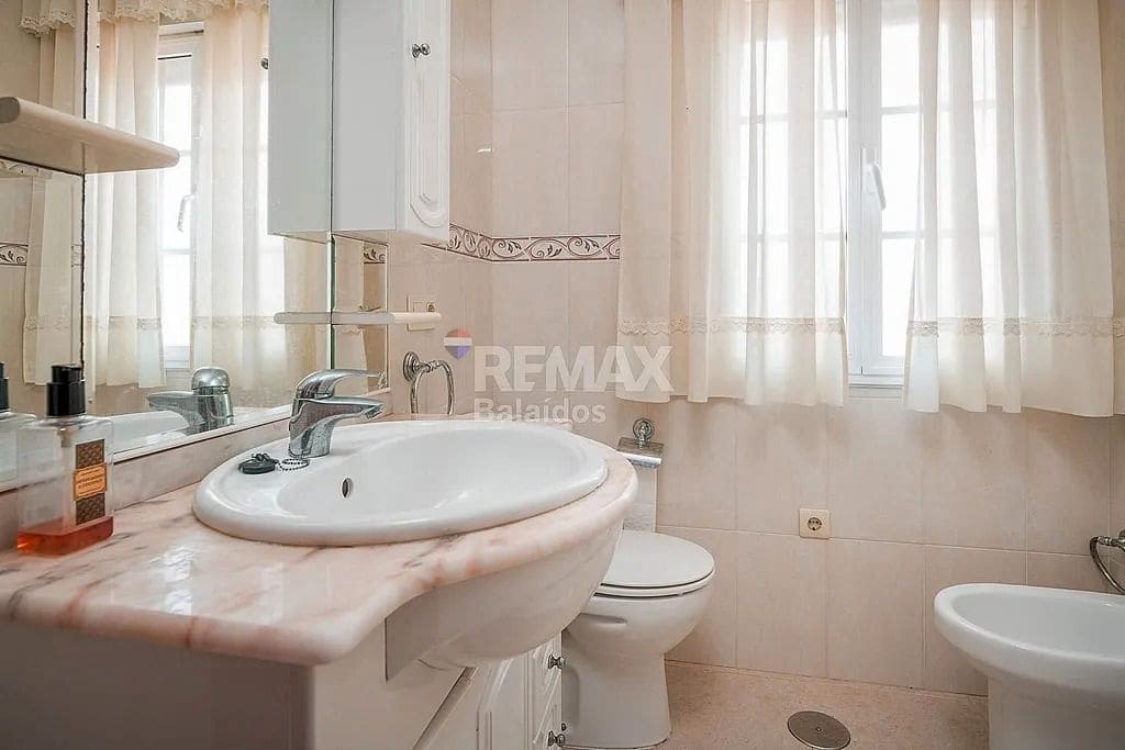 7 bedroom Finca/Country House for sale in A Pobra do Caraminal - € 340,000 (Ref: 9726931)