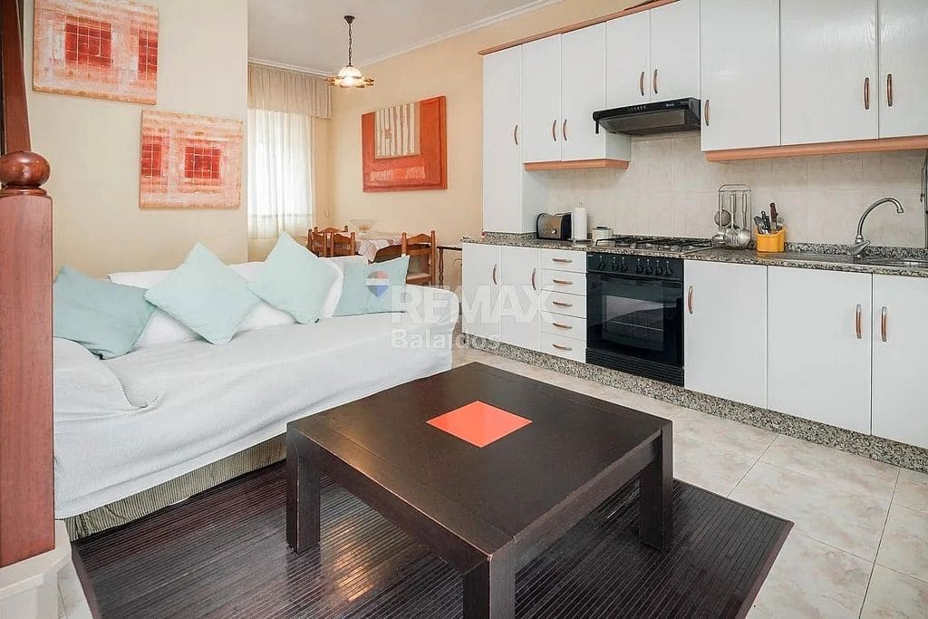 7 bedroom Finca/Country House for sale in A Pobra do Caraminal - € 340,000 (Ref: 9726931)