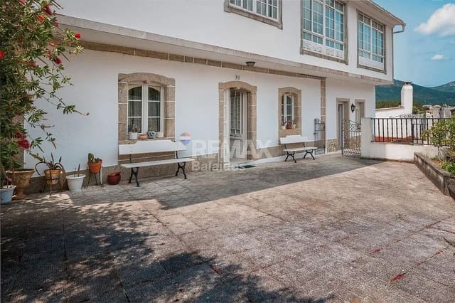 7 chambre Finca/Maison de Campagne à vendre à A Pobra do Caramiñal - 340 000 € (Ref: 9726931)