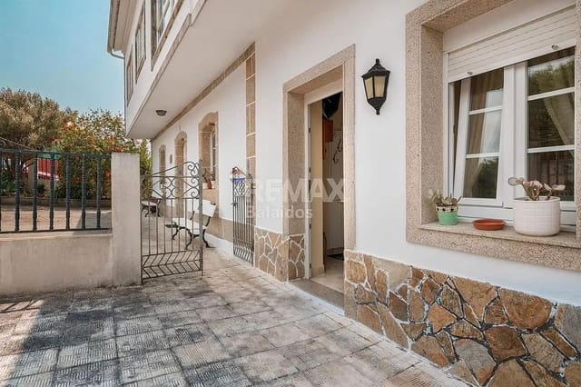 7 chambre Finca/Maison de Campagne à vendre à A Pobra do Caramiñal - 340 000 € (Ref: 9726931)