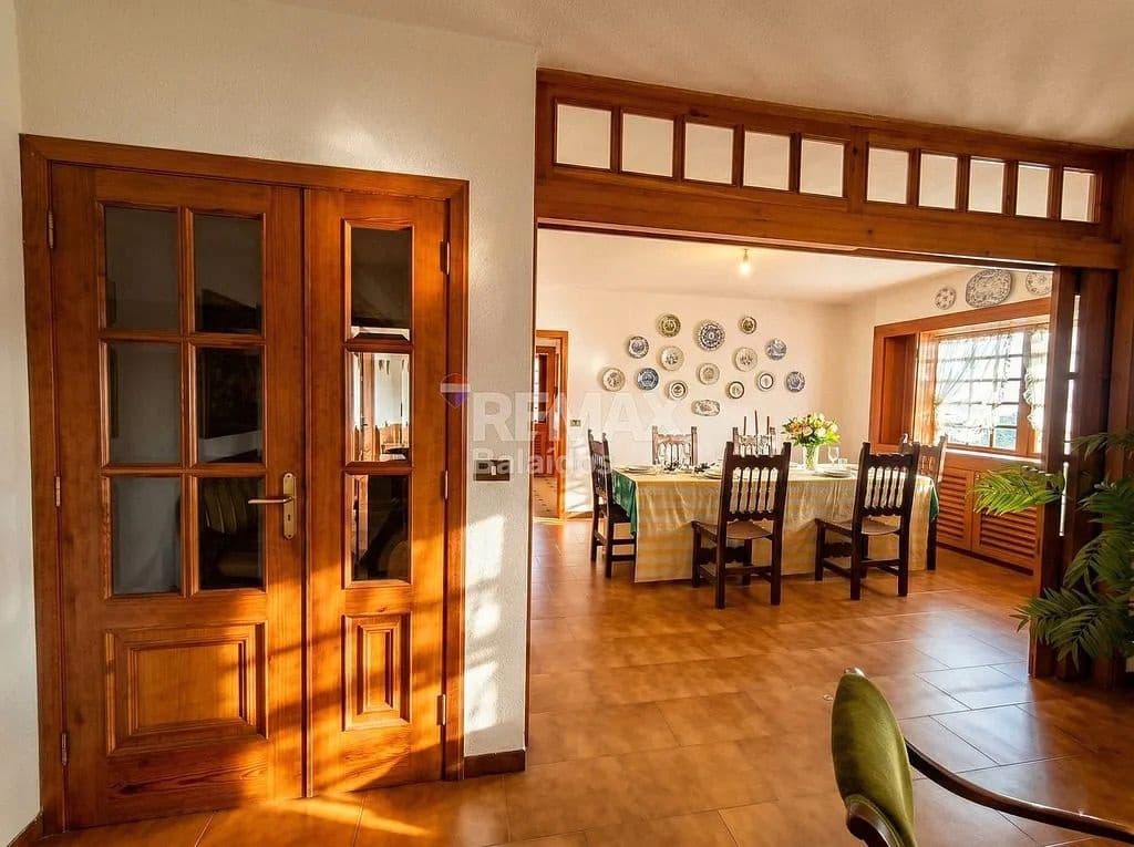 7 bedroom Finca/Country House for sale in Tui with pool garage - € 580,000 (Ref: 9727079)