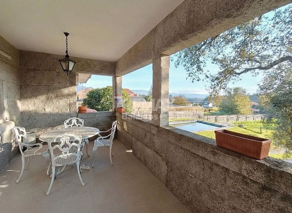 7 bedroom Finca/Country House for sale in Tui with pool garage - € 580,000 (Ref: 9727079)