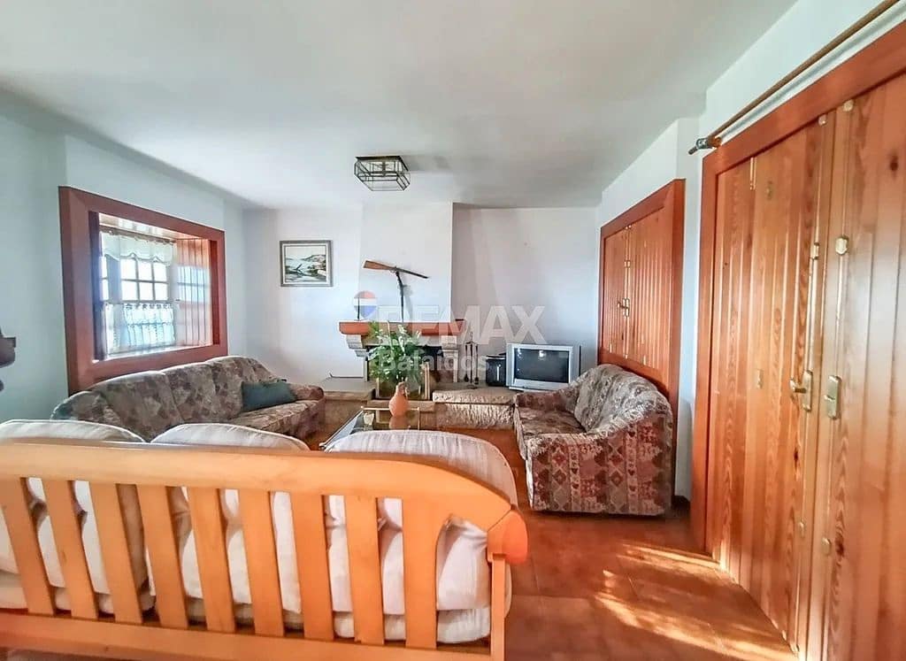 7 bedroom Finca/Country House for sale in Tui with pool garage - € 580,000 (Ref: 9727079)