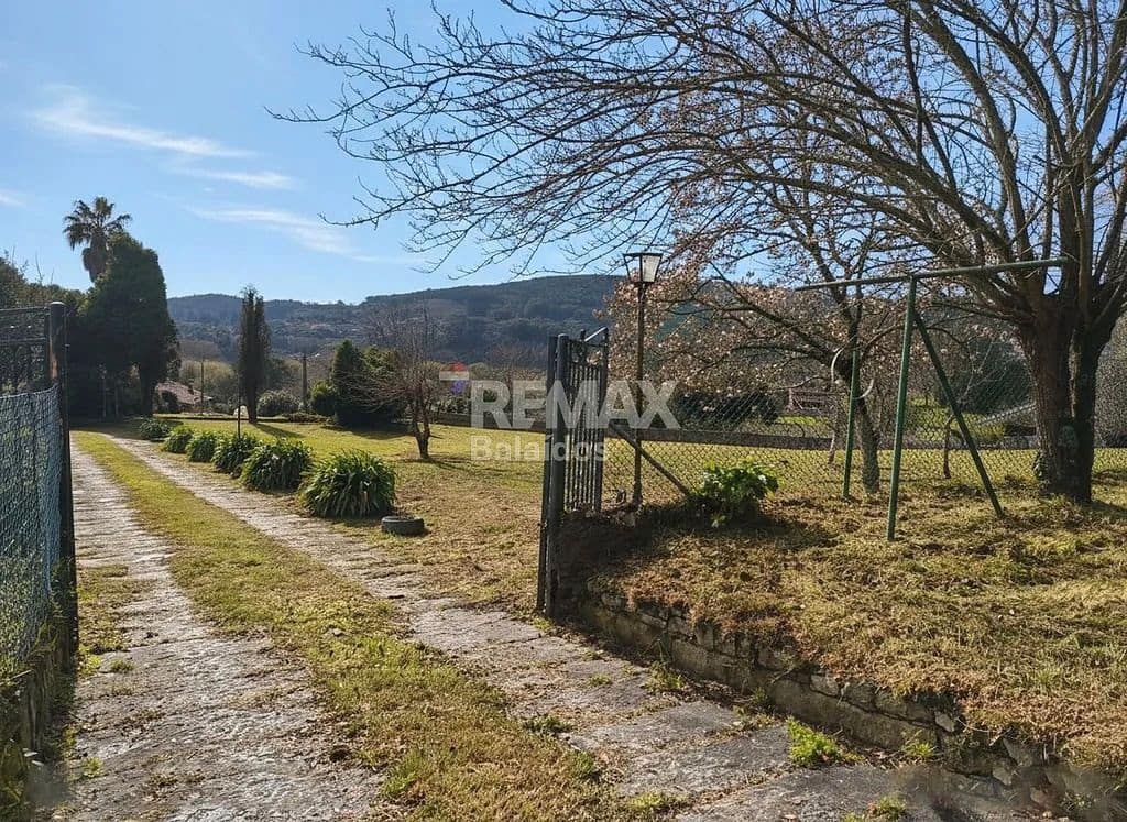 7 bedroom Finca/Country House for sale in Tui with pool garage - € 580,000 (Ref: 9727079)