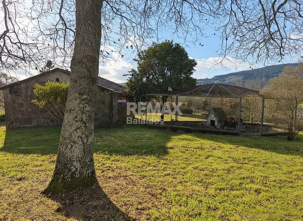 7 bedroom Finca/Country House for sale in Tui with pool garage - € 580,000 (Ref: 9727079)