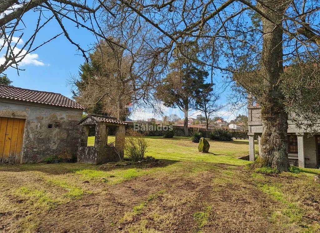 7 bedroom Finca/Country House for sale in Tui with pool garage - € 580,000 (Ref: 9727079)