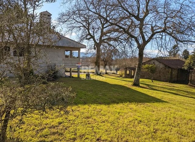 7 soveværelse Finca/Landehus til salg i Tui med swimmingpool garage - € 580.000 (Ref: 9727079)