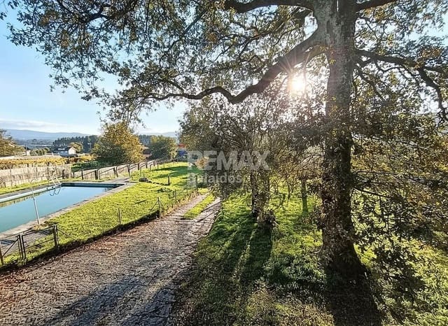 7 soveværelse Finca/Landehus til salg i Tui med swimmingpool garage - € 580.000 (Ref: 9727079)