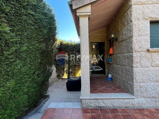 6 sovrum Villa till salu i Tui med pool garage - 570 000 € (Ref: 9727080)