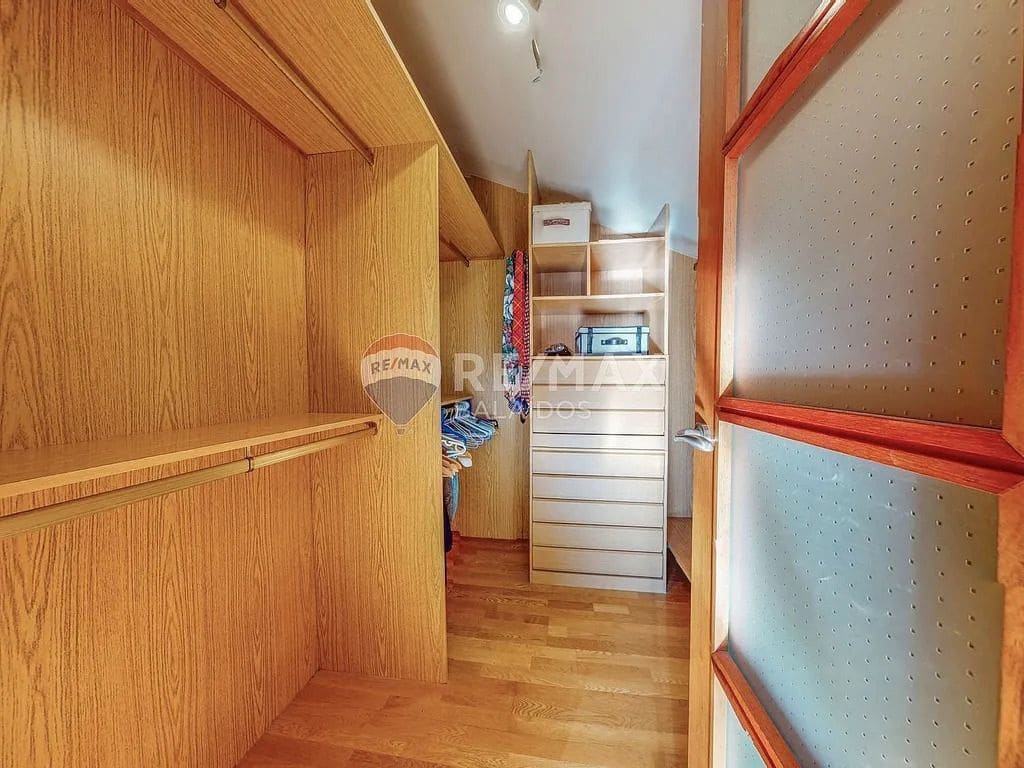 6 bedroom Villa for sale in Tui with pool garage - € 570,000 (Ref: 9727080)