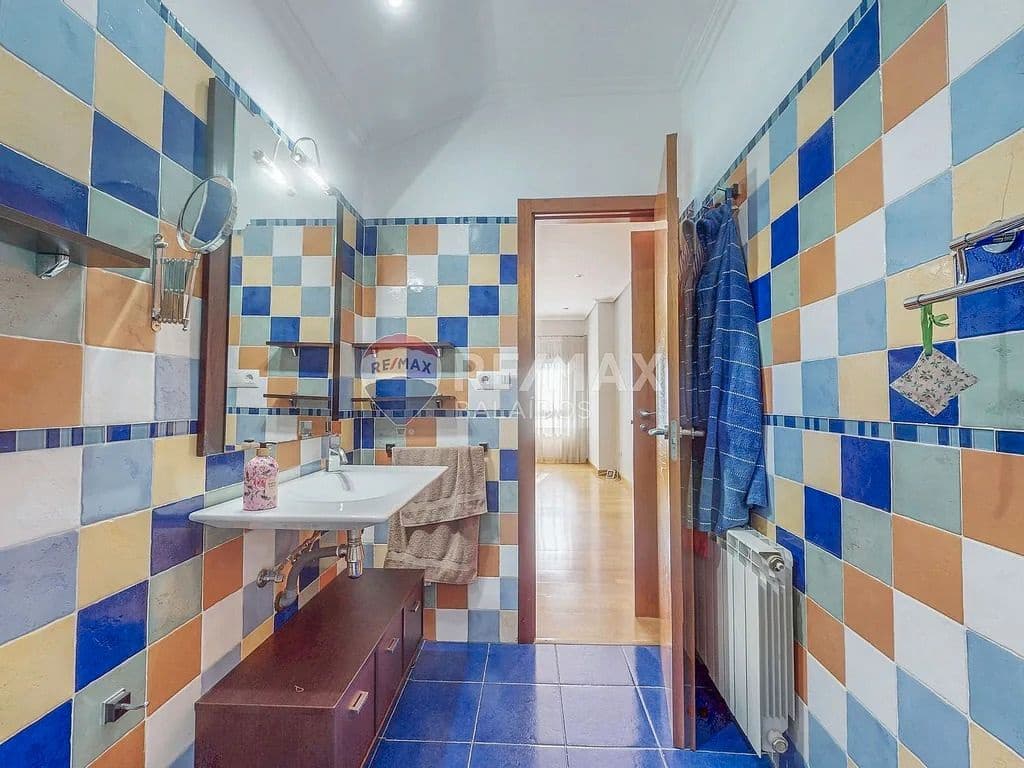 6 bedroom Villa for sale in Tui with pool garage - € 570,000 (Ref: 9727080)