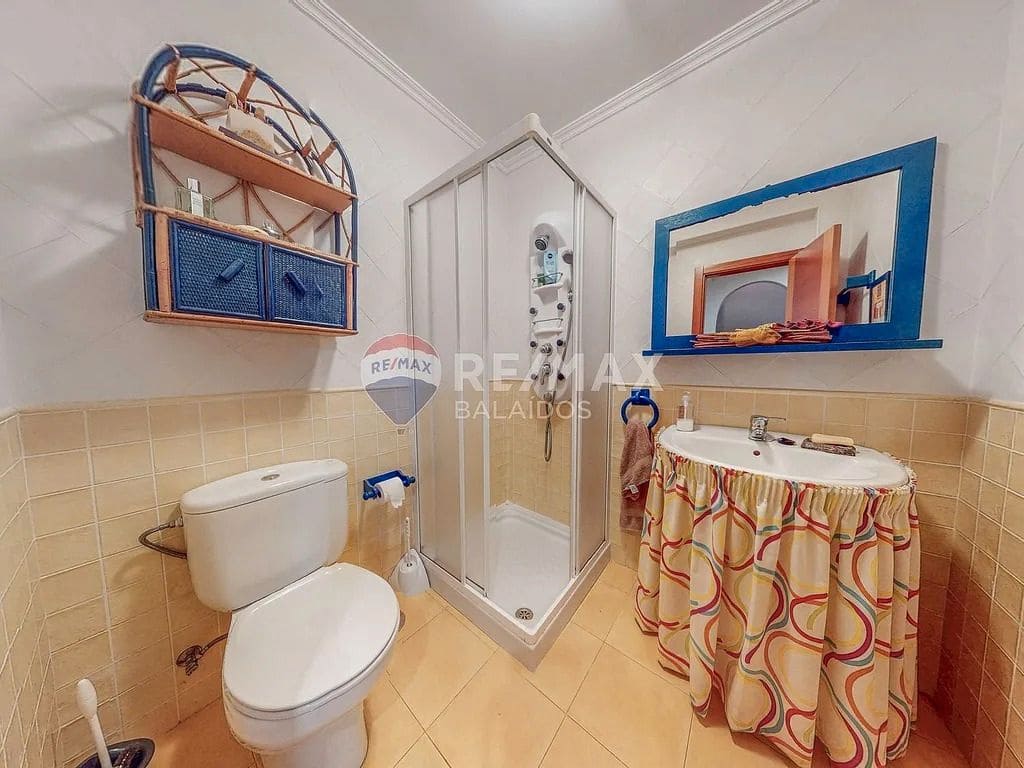 6 bedroom Villa for sale in Tui with pool garage - € 570,000 (Ref: 9727080)