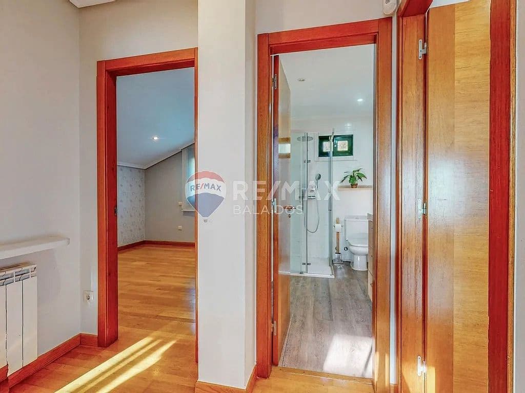 6 bedroom Villa for sale in Tui with pool garage - € 570,000 (Ref: 9727080)