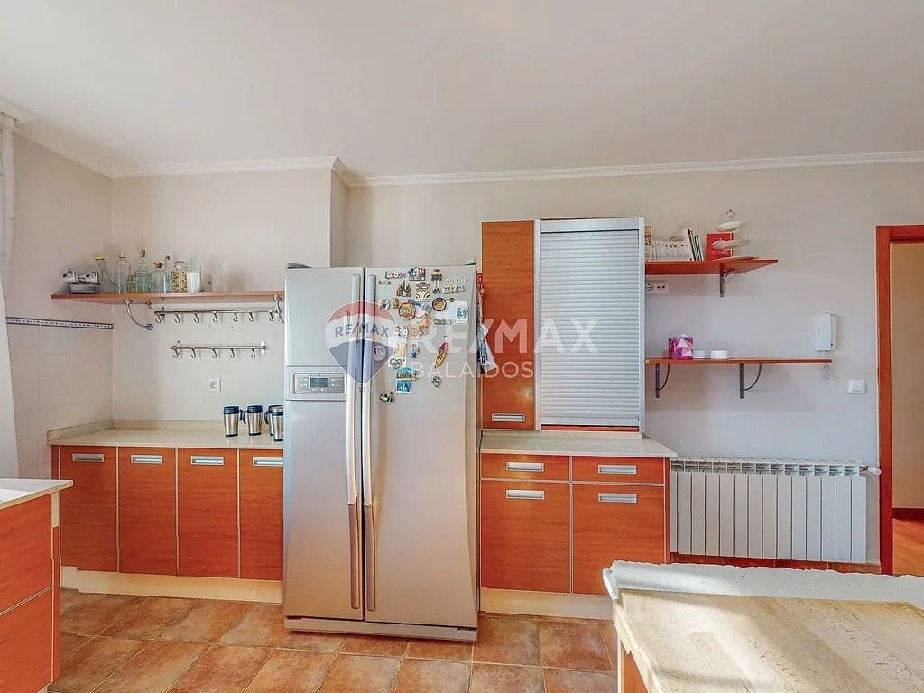 6 bedroom Villa for sale in Tui with pool garage - € 570,000 (Ref: 9727080)