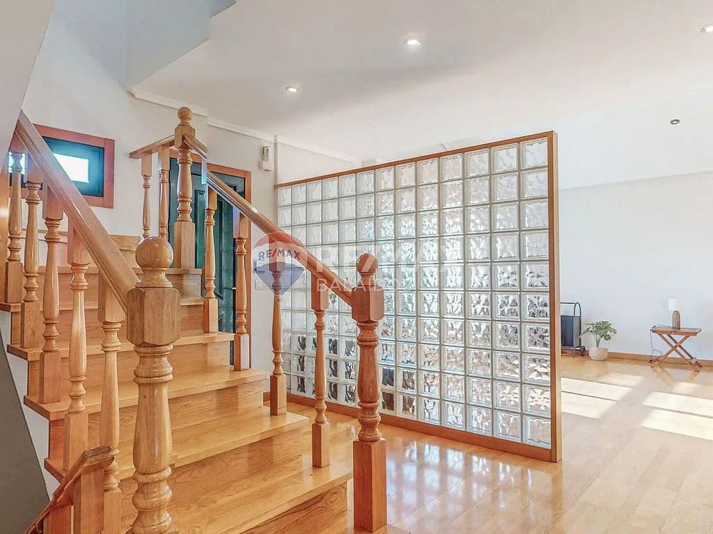 6 bedroom Villa for sale in Tui with pool garage - € 570,000 (Ref: 9727080)