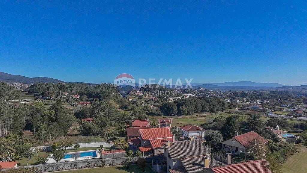 6 bedroom Villa for sale in Tui with pool garage - € 570,000 (Ref: 9727080)