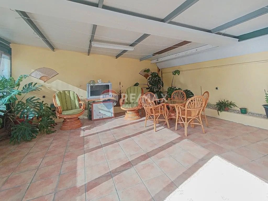 6 bedroom Finca/Country House for sale in Tomino with pool garage - € 348,000 (Ref: 9727081)