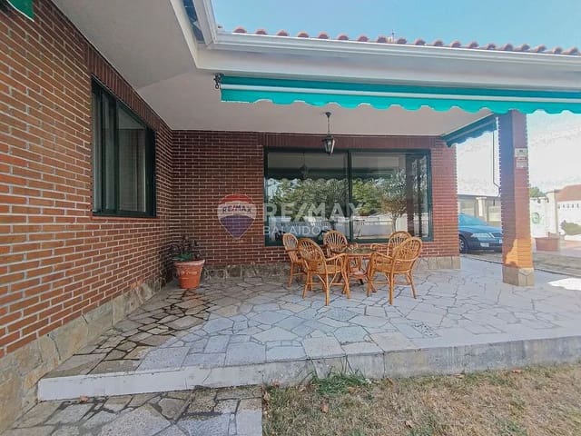 6 slaapkamer Finca/Landhuis te koop in Tomiño met zwembad garage - € 348.000 (Ref: 9727081)