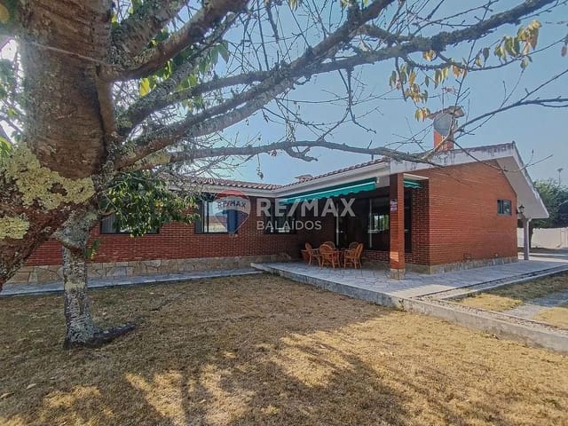 6 slaapkamer Finca/Landhuis te koop in Tomiño met zwembad garage - € 348.000 (Ref: 9727081)