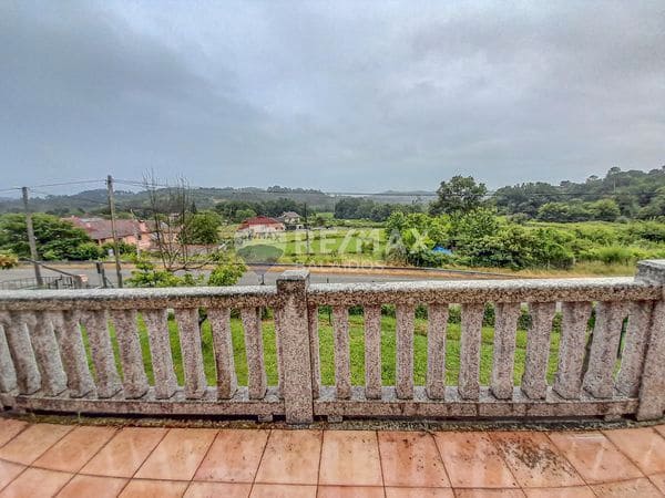 6 Zimmer Villa zu verkaufen in Ponteareas mit Garage - 280.000 € (Ref: 9727083)