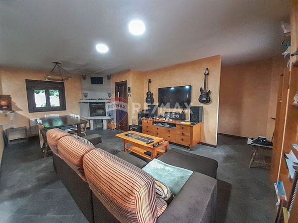 6 Zimmer Villa zu verkaufen in Ponteareas mit Garage - 280.000 € (Ref: 9727083)