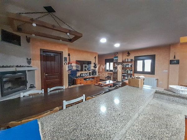 6 Zimmer Villa zu verkaufen in Ponteareas mit Garage - 280.000 € (Ref: 9727083)