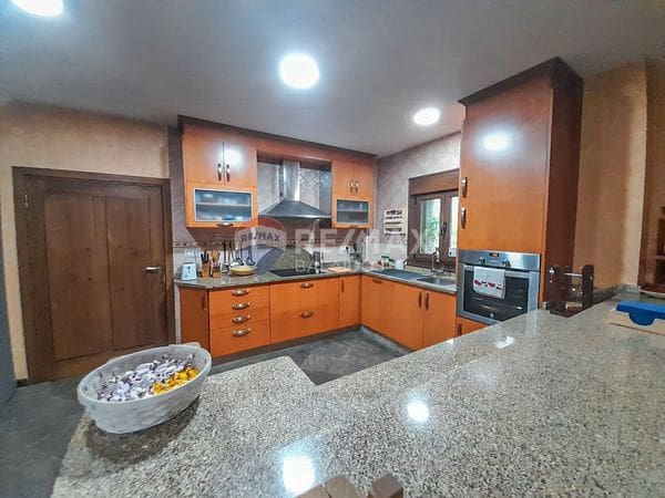 6 Zimmer Villa zu verkaufen in Ponteareas mit Garage - 280.000 € (Ref: 9727083)