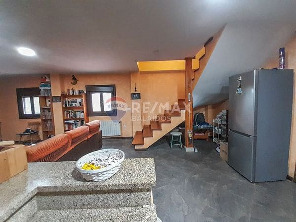 6 Zimmer Villa zu verkaufen in Ponteareas mit Garage - 280.000 € (Ref: 9727083)