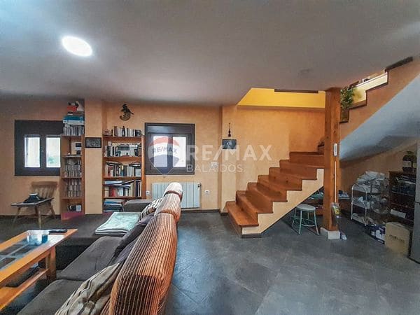 6 Zimmer Villa zu verkaufen in Ponteareas mit Garage - 280.000 € (Ref: 9727083)
