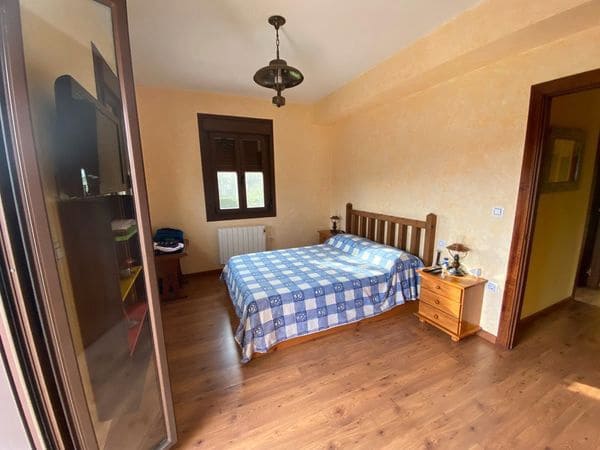 6 Zimmer Villa zu verkaufen in Ponteareas mit Garage - 280.000 € (Ref: 9727083)