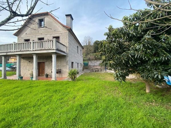6 Zimmer Villa zu verkaufen in Ponteareas mit Garage - 280.000 € (Ref: 9727083)