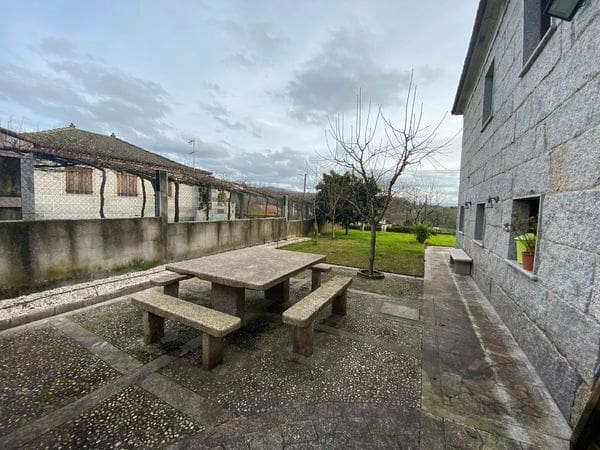 6 Zimmer Villa zu verkaufen in Ponteareas mit Garage - 280.000 € (Ref: 9727083)