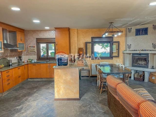 6 slaapkamer Finca/Landhuis te koop in Ponteareas met garage - € 280.000 (Ref: 9727083)