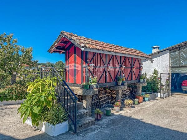 4 bedroom Finca/Country House for sale in Ponteareas with garage - € 270,000 (Ref: 9727084)