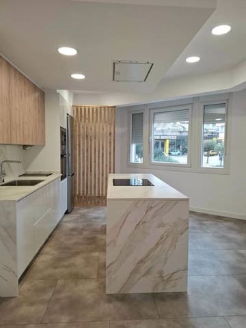 Piso de 3 habitaciones en Vigo en venta - 389.000 € (Ref: 9727523)