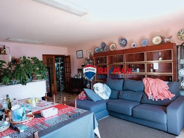 10 bedroom Hotel for sale in Moana with garage - € 580,000 (Ref: 9727525)