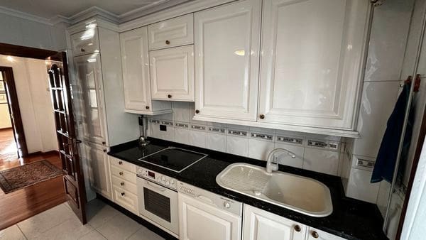 3 bedroom Flat for sale in Vigo with garage - € 475,000 (Ref: 9727657)